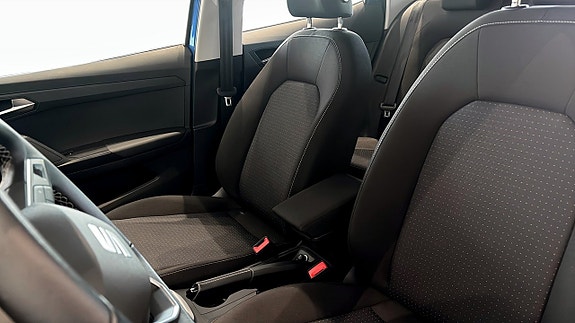 Seat Arona 8 of 13