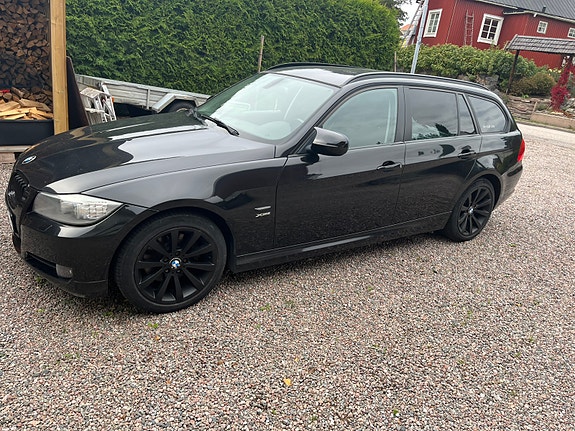BMW 320xd 3 of 10
