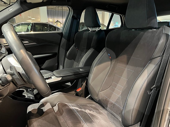BMW iX2 7 of 17