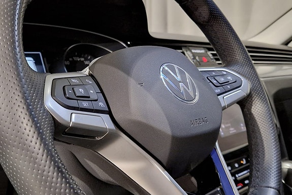Volkswagen Passat 8 of 15