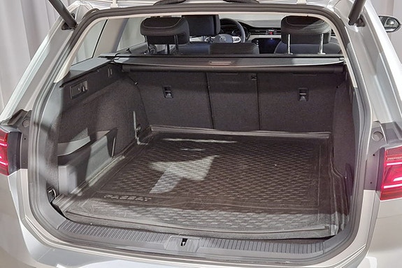 Volkswagen Passat 5 of 15