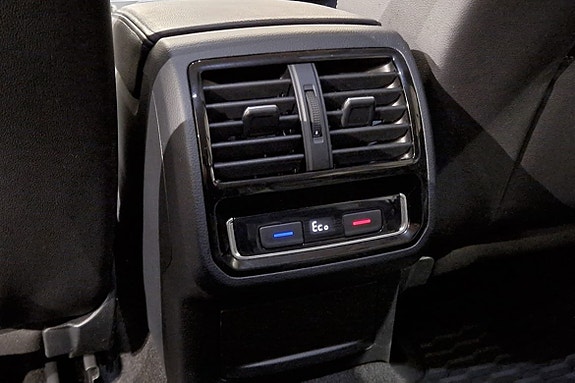 Volkswagen Passat 14 of 15