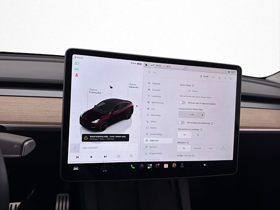 Tesla Model Y 26 of 30