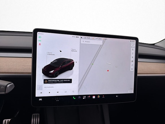 Tesla Model Y 21 of 30