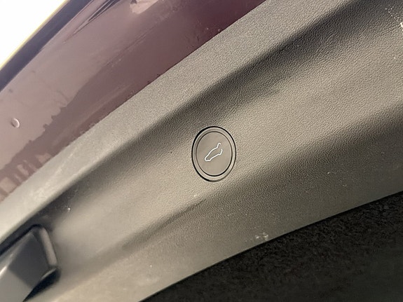 Tesla Model Y 11 of 30