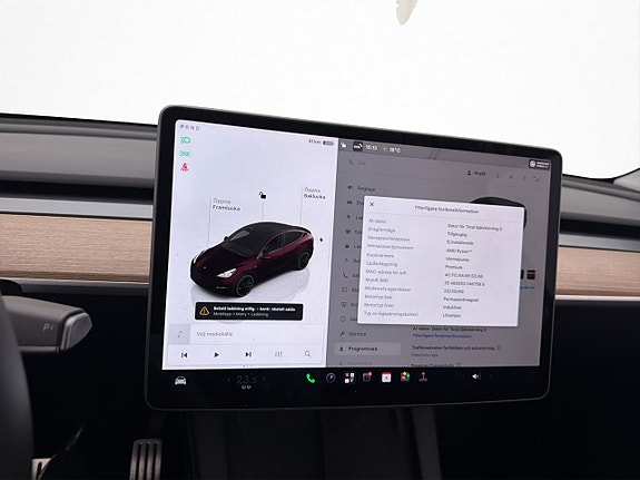 Tesla Model Y 28 of 30