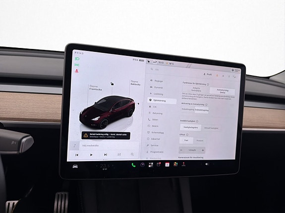 Tesla Model Y 24 of 30