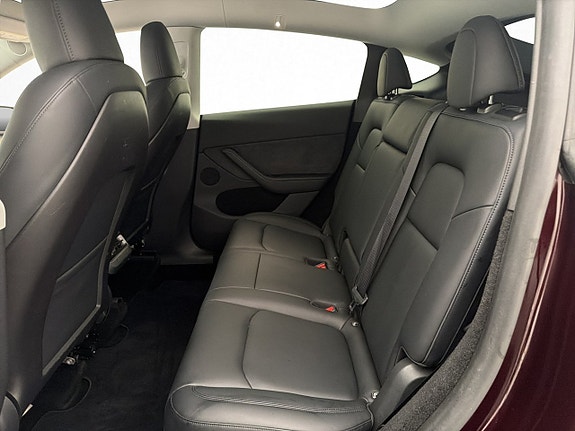 Tesla Model Y 14 of 30