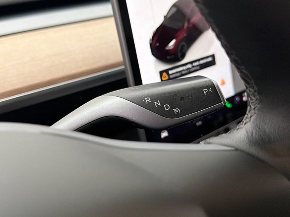 Tesla Model Y 20 of 30