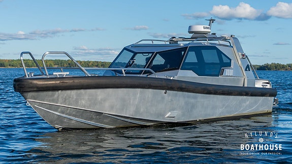 Anytec 868 CAB | 2x Yamaha F300 15 of 30