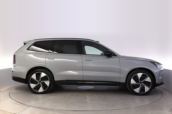 Volvo EX90 5 of 30