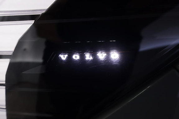 Volvo EX90 11 of 30