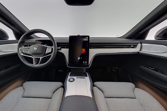 Volvo EX90 7 of 30