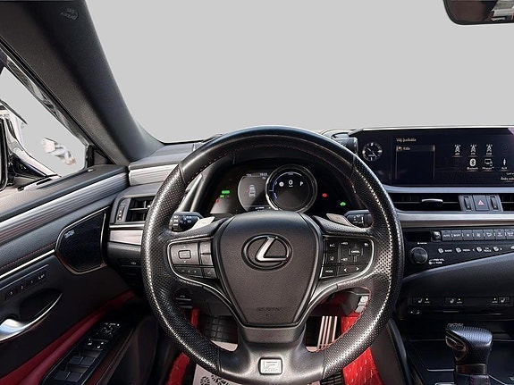 Lexus ES300h 9 of 14
