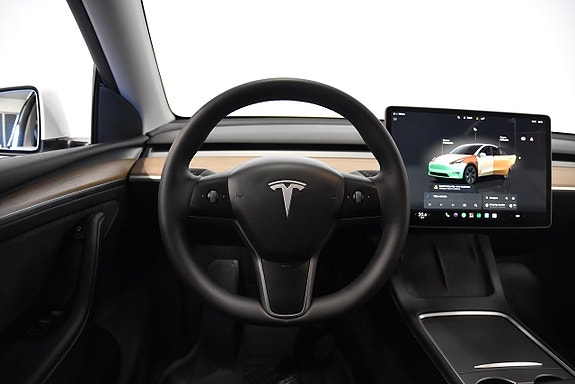Tesla Model Y 2 of 26