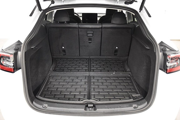 Tesla Model Y 26 of 26