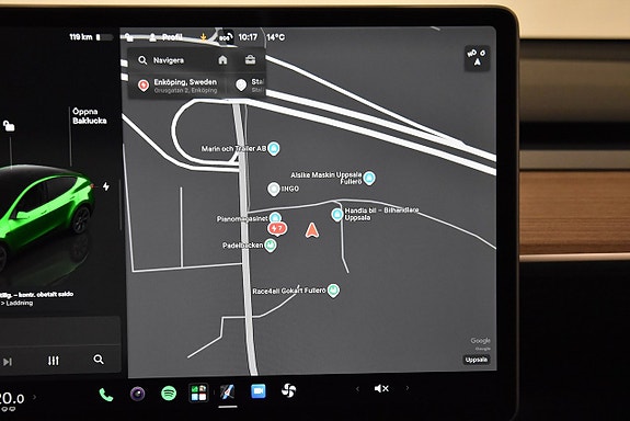 Tesla Model Y 23 of 26
