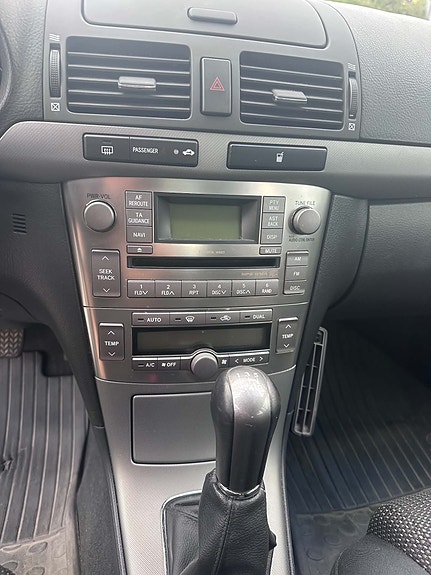 Toyota Avensis 10 of 13