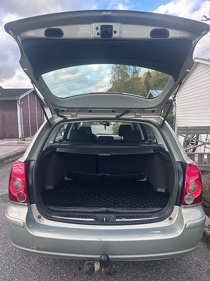 Toyota Avensis 8 of 13