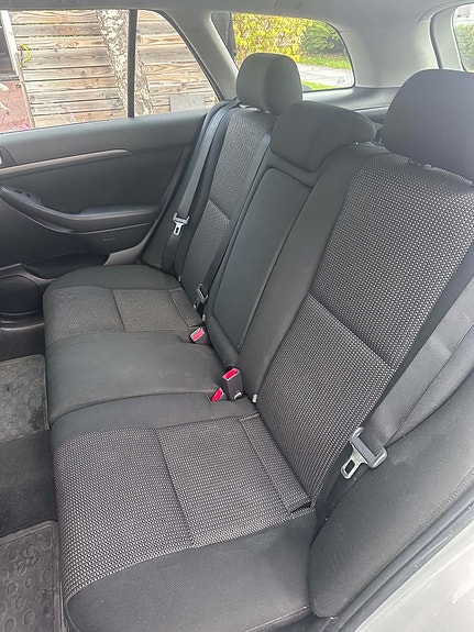 Toyota Avensis 9 of 13