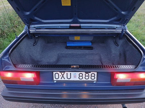 Volvo 740 4 of 6