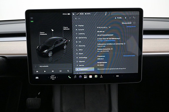Tesla Model Y 14 of 27