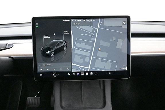 Tesla Model Y 21 of 27