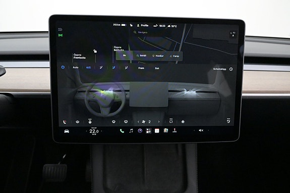 Tesla Model Y 18 of 27