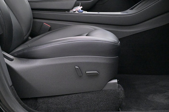 Tesla Model Y 13 of 27