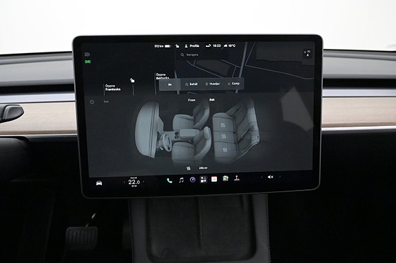 Tesla Model Y 19 of 27