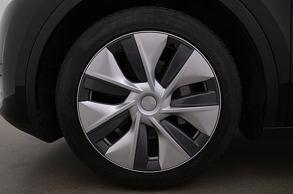 Tesla Model Y 27 of 27