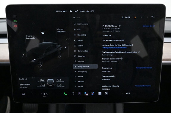 Tesla Model Y 14 of 27