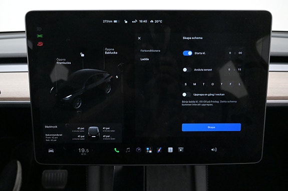Tesla Model Y 16 of 27
