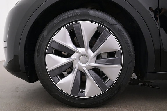 Tesla Model Y 27 of 27