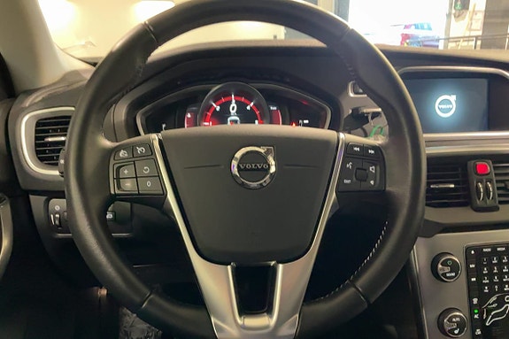 Volvo V40 Cross Country 19 of 26