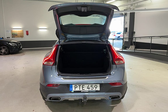 Volvo V40 Cross Country 17 of 26