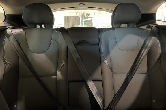 Volvo V40 Cross Country 16 of 26