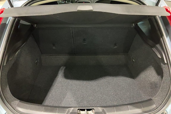 Volvo V40 Cross Country 18 of 26