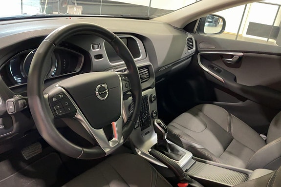 Volvo V40 Cross Country 12 of 26