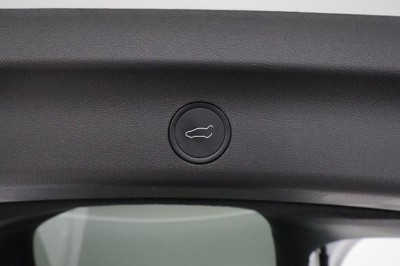 Tesla Model Y 26 of 26
