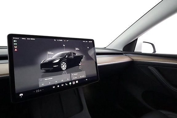 Tesla Model Y 22 of 26