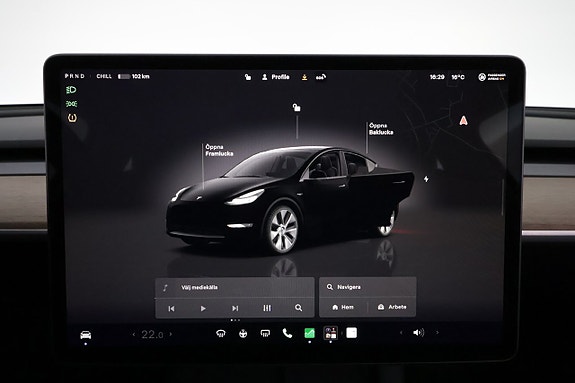Tesla Model Y 16 of 26