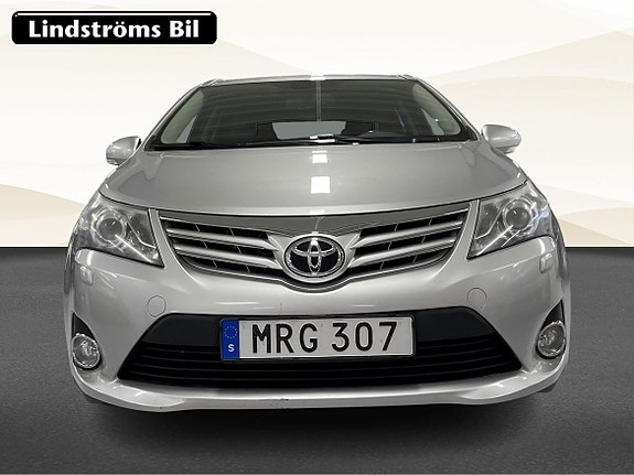 Toyota Avensis 8 of 18