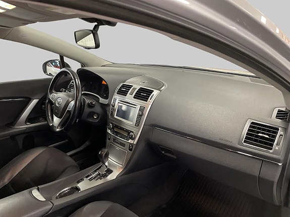 Toyota Avensis 9 of 18