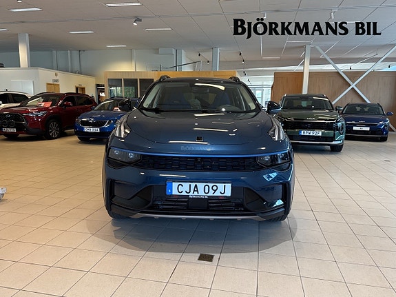 Lynk & Co 01 2 of 16