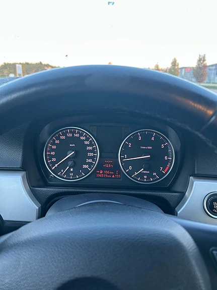 BMW 318i 9 of 9