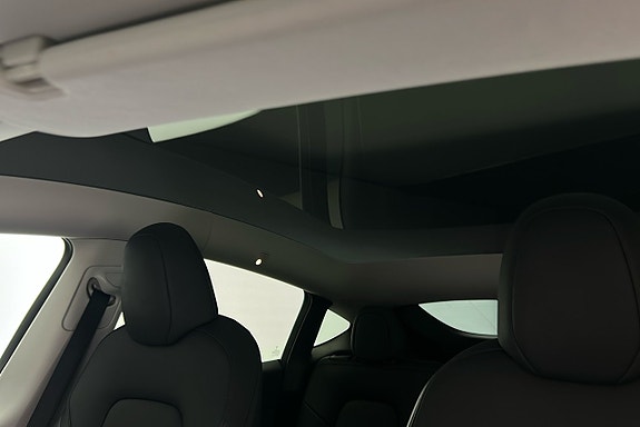 Tesla Model Y 18 of 25