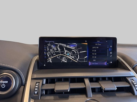 Lexus NX300h 13 of 14