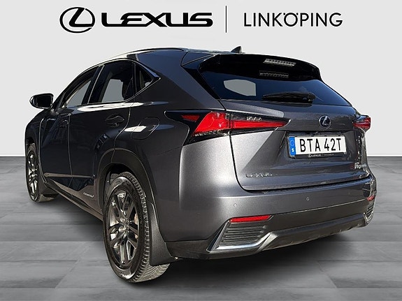 Lexus NX300h 2 of 14