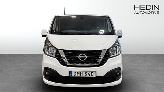 Nissan NV300 8 of 17